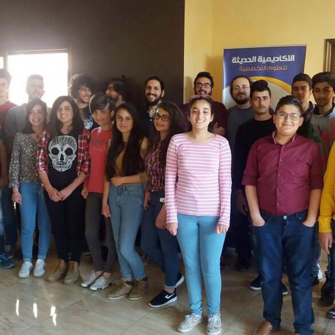 Class with students at MAPS in spring 2017. Photo: CAS – Center for Advanced Scienes Class with students at MAPS