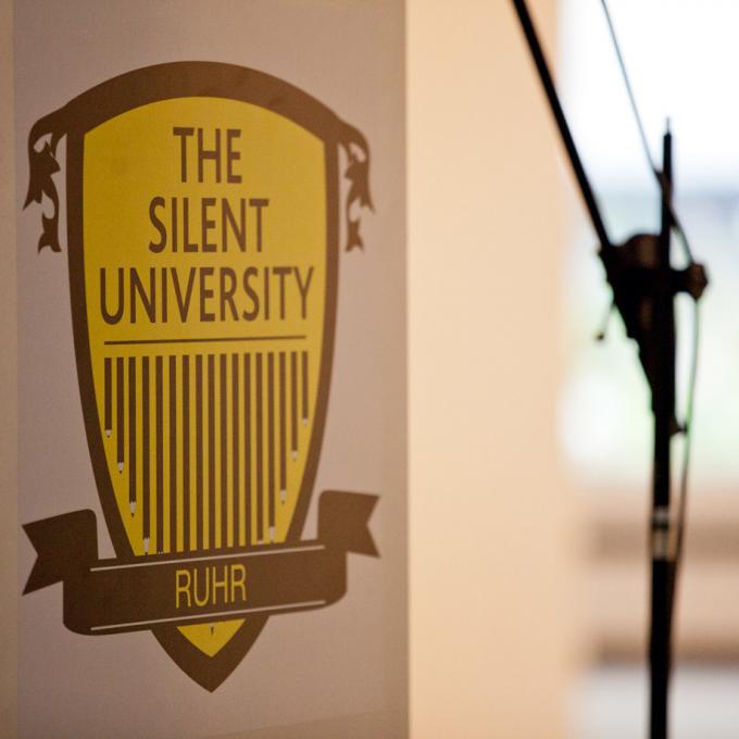 Rednerpult in der Silent University