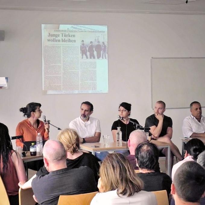 „Von Rassismus wurde nicht gesprochen.“ Podiumsdiskussion im Blue Square, Bochum 2019. Foto: Initiative Duisburg 1984 „Von Rassismus wurde nicht gesprochen.“ Podiumsdiskussion im Blue Square, Bochum 2019