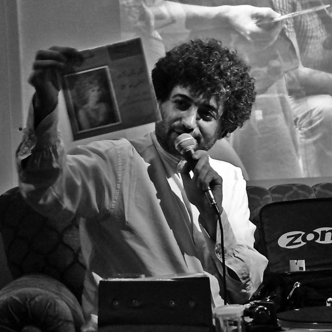 Ernesto Chahoud bei OFF THE RECORD #1, Listening Session in der Goldkante, Bochum 2017. Foto: Guido Meincke Ernesto Chahoud bei OFF THE RECORD #1, Listening Session in der Goldkante, Bochum 2017