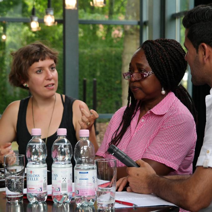 Johanna-Yasirra Kluhs, Netzwerktreffen, Ringlokschuppen Ruhr, Mülheim an der Ruhr 2017. Foto: Guido Meincke Johanna-Yasirra Kluhs, Netzwerktreffen, Ringlokschuppen Ruhr, Mülheim an der Ruhr 2017. Foto: Guido Meincke