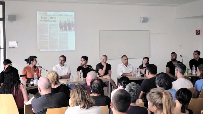 Podium "Von Rassismus wurde nicht gesprochen"