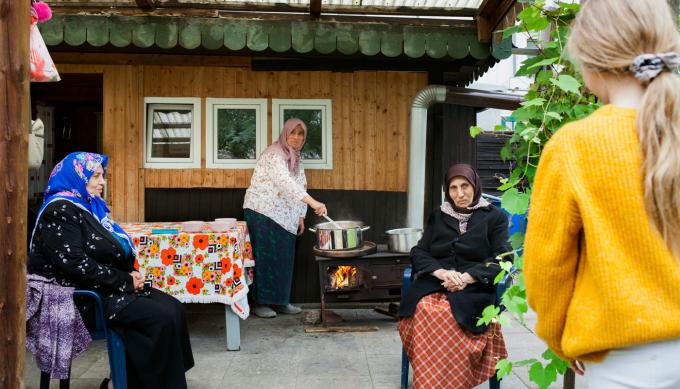 Aşure-Kochen mit Gönül, Şişe, Bilor und Rosa Feride
