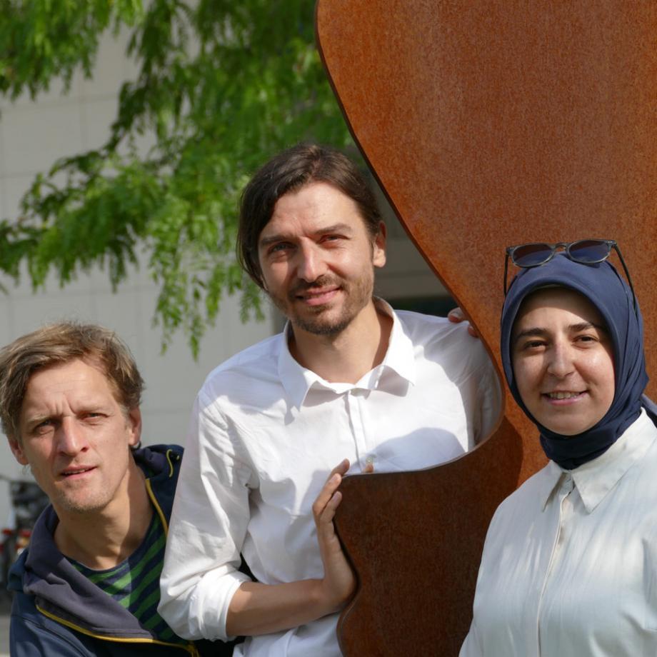 Matthias Damberg, Philip Gregor Grüneberg, Elif Okutan