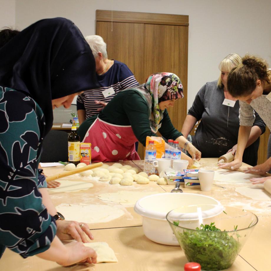 Kochkurs "türkisch braten – deutsch backen".