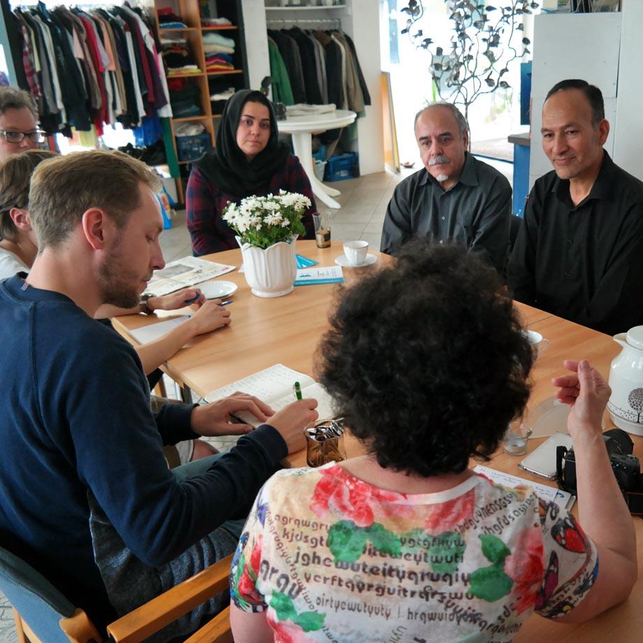 Sultan Khairandish und Freunde in der 103
