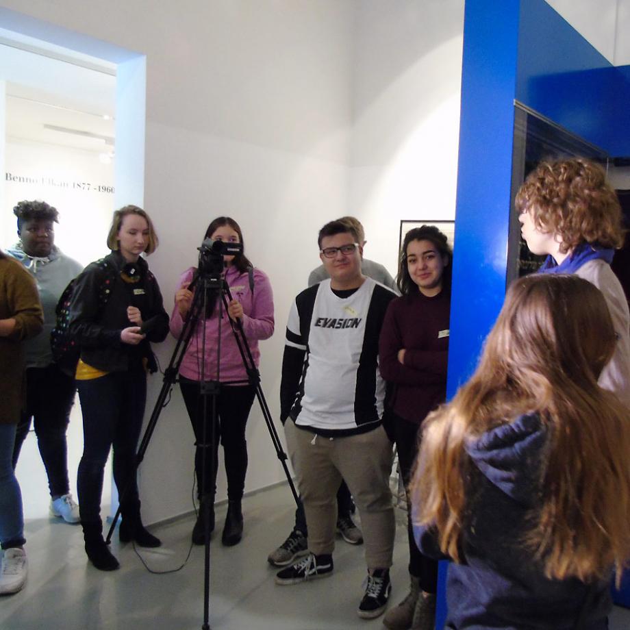 Gruppenführung in der Dauerausstellung des Jüdischen Museums Westfalen