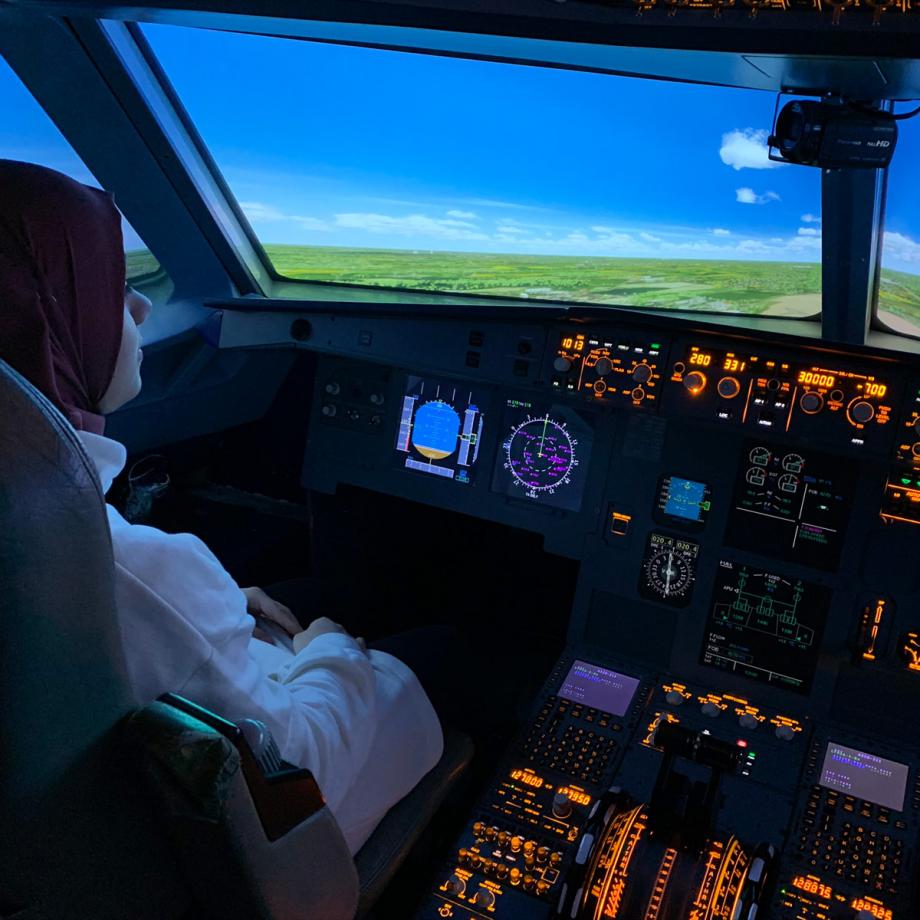 Besuch im Flugsimulator. Foto: Tuncay Nazik