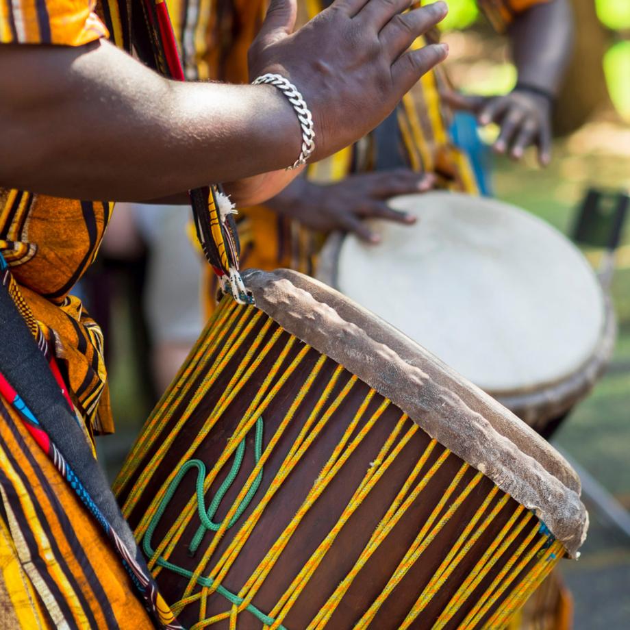 Wissenswertes über Westafrikanische Musikhandwerke. Foto: Lucas Fassou Haba