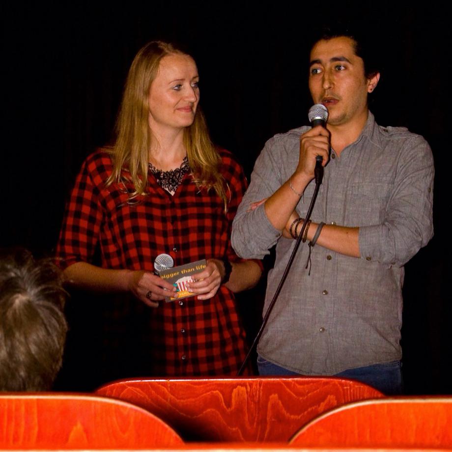 Filmeinführung mit Übersetzung. Foto: Hilde Hoffmann