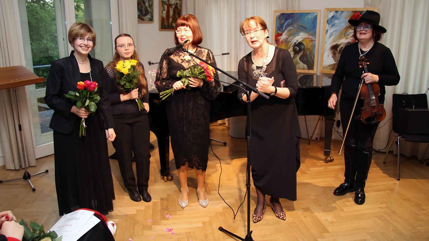 Jelena Mogilevskaya, Maryna Rudik, Rogneda Sergeyeva, Ljubov Jakovleva-Schneider und Tamara Sidorova. Foto: Viktor Kirillov / Rhein-Ruhr-Russland e.V.