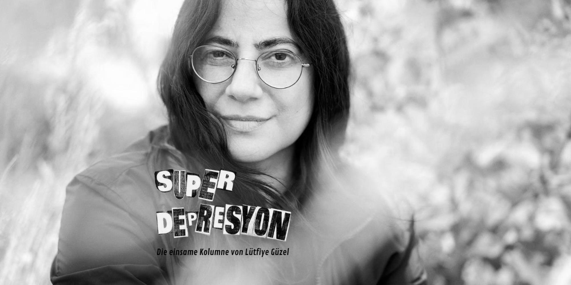 SÜPERDEPRESYON. Die einsame Kolumne von Lütfiye Güzel. Foto: Ben Knabe